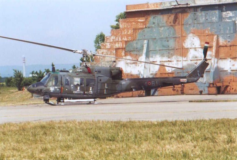Agusta AB-212